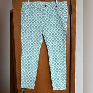 EUC Vineyard Vines patterned white green stretch jeans 14
